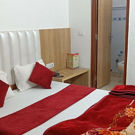 Hotel A10 New Delhi Exteriör bild